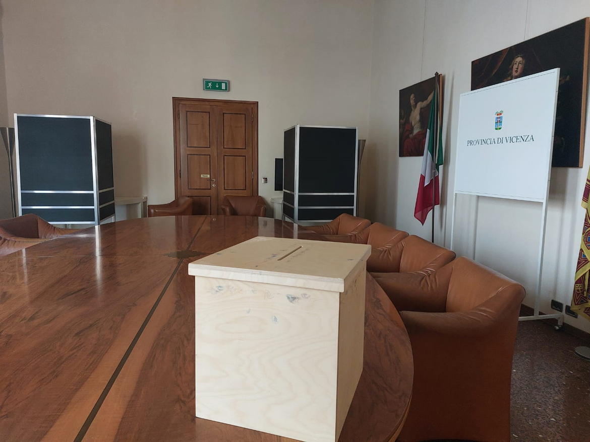 elezioni consiglio provinciale urna